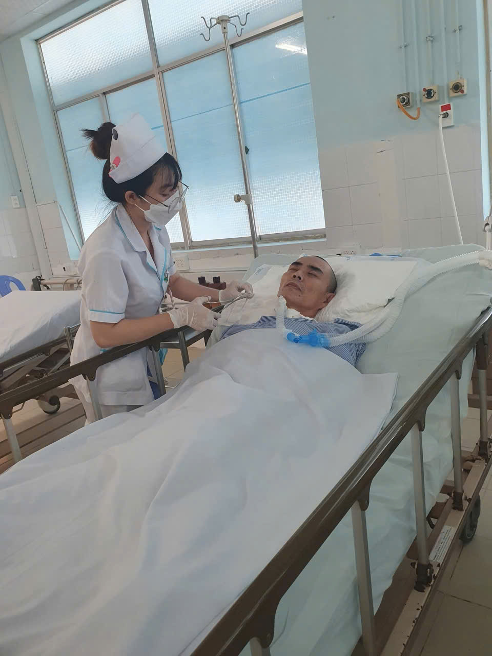 NƠI GIỮA RANH GIỚI SỰ SỐNG VÀ CÁI CHẾT – TRÁI TIM NGƯỜI THẦY THUỐC LUÔN RỰC LỬA